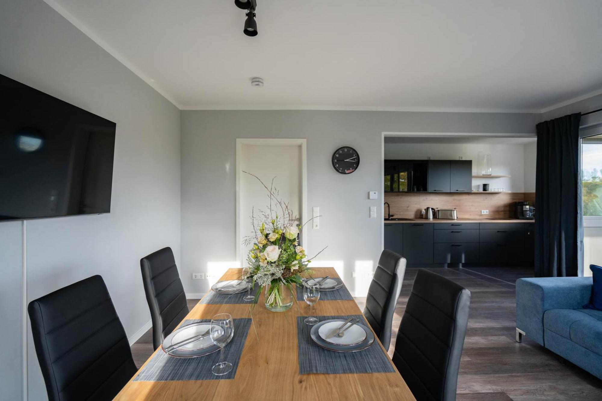 Cozy City Dream Apartment Mit Terrasse Und Parkplatz - 90M² Dresden Bagian luar foto