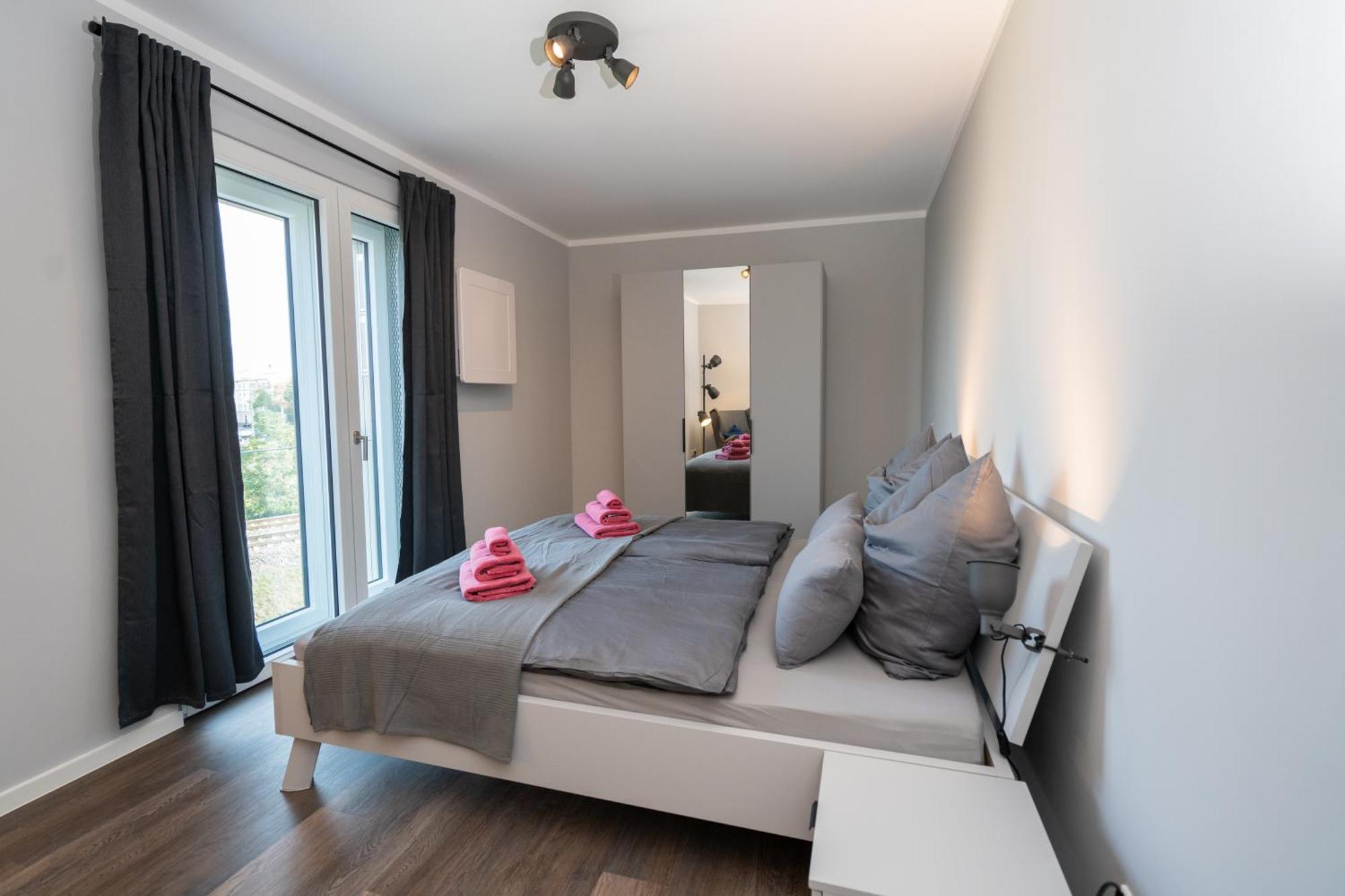 Cozy City Dream Apartment Mit Terrasse Und Parkplatz - 90M² Dresden Bagian luar foto